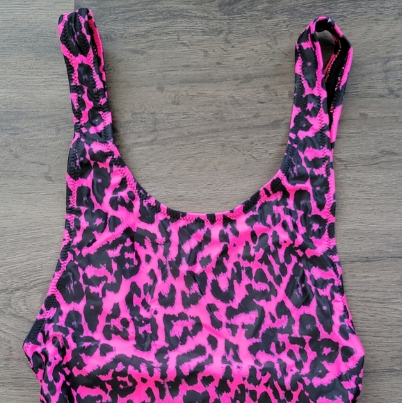 Adika Pink & Black Leopard Print One Piece Low-Back Cheeky One Piece NWT Size XS - Picture 2 of 8